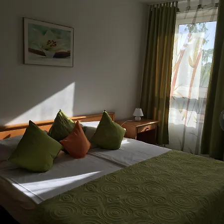 Grand Berekszallo Guest house Balatonfenyves